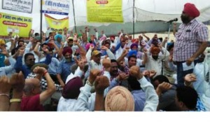 Patwaris protesting at Ferozepur